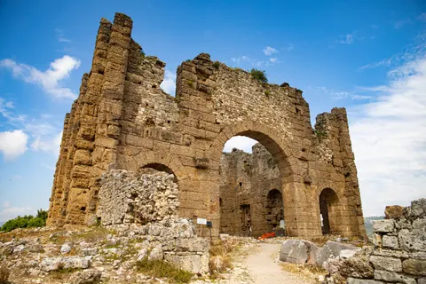 Roman Ruins 4K Wallpaper · architecture · 3840×2560