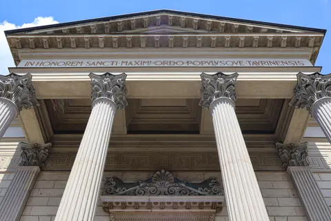Greek Temple 4K Wallpaper · architecture · 3840×2560