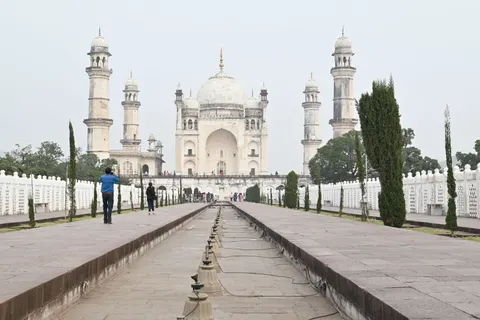 Taj Mahal 4K Wallpaper · architecture · 3840×2563