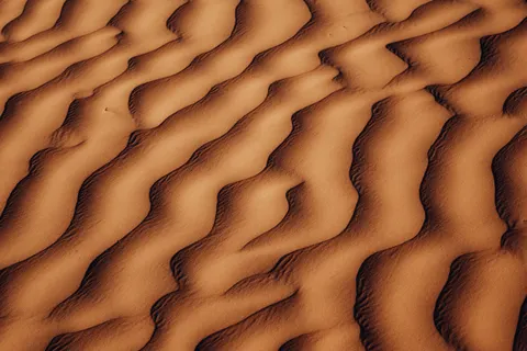 والپیپر پیچ‌وخم‌های کویر با کیفیت 4K · minimal · 3840×2560