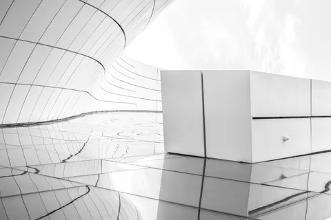 Futuristic Facade 4K Wallpaper · architecture · 3840×2563