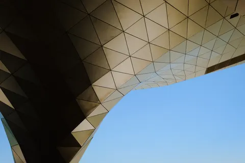 Futuristic Facade 4K Wallpaper · architecture · 3840×2560