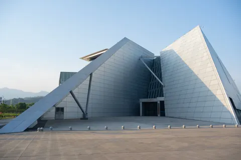 Futuristic Facade 4K Wallpaper · architecture · 3840×2560