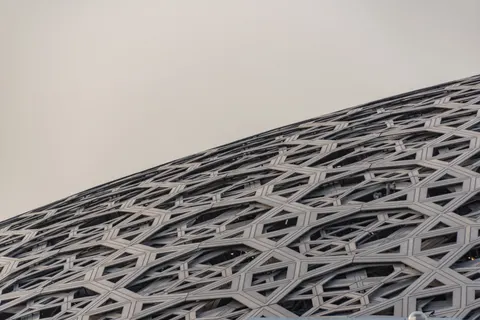 Futuristic Facade 4K Wallpaper · architecture · 3840×2563