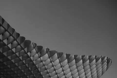 Futuristic Facade 4K Wallpaper · architecture · 3840×2560