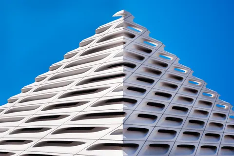 Futuristic Facade 4K Wallpaper · architecture · 3840×2563