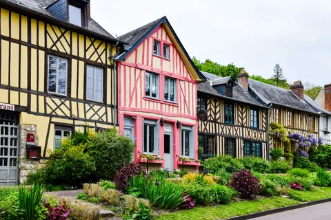 Colorful Houses 4K Wallpaper · architecture · 3840×2560
