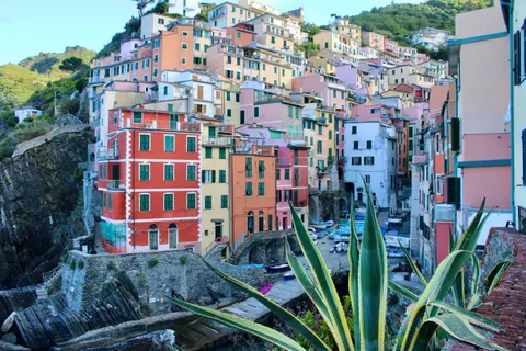 Colorful Houses 4K Wallpaper · architecture · 3840×2560