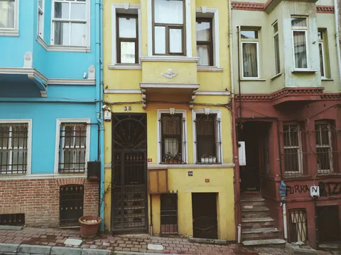 Colorful Houses 4K Wallpaper · architecture · 3840×2880