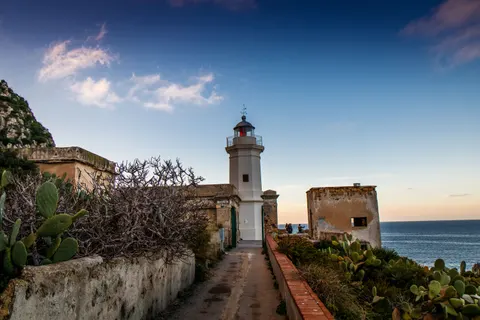 Cliff Lighthouse 4K Wallpaper · architecture · 3840×2560