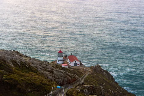 Cliff Lighthouse 4K Wallpaper · architecture · 3840×2560