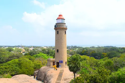 Cliff Lighthouse 4K Wallpaper · architecture · 3840×2560