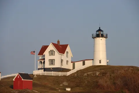 Cliff Lighthouse 4K Wallpaper · architecture · 3840×2560