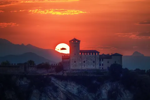 Medieval Castle 4K Wallpaper · architecture · 3840×2561