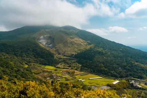 Mount Fuji 4K Wallpaper · mountains · 3840×2561