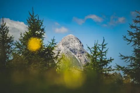 Fondo de pantalla Montañas 4K · mountains · 3840×2560