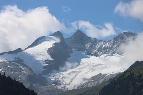 Matterhorn 4K Wallpaper · mountains · 3840×2560