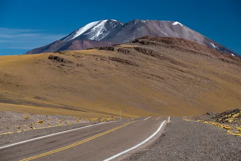 The Andes 4K Wallpaper · mountains · 3840×2560