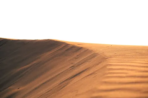 والپیپر پیچ‌وخم‌های کویر با کیفیت 4K · minimal · 3840×2560