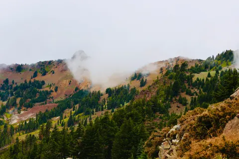 Foggy Valley 4K Wallpaper · mountains · 3840×2560