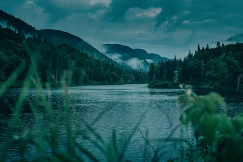 Foggy Valley 4K Wallpaper · mountains · 3840×2560