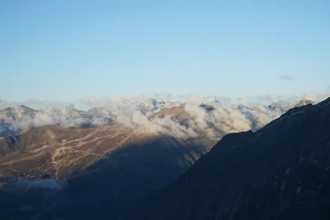 Mountain Panorama 4K Wallpaper · mountains · 3840×2560