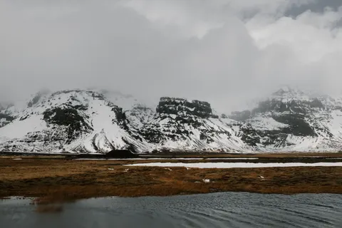 Snowy Volcano 4K Wallpaper · mountains · 3840×2560
