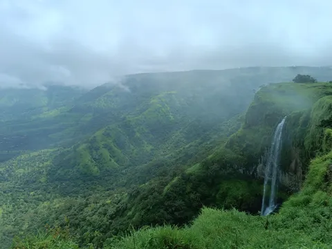 Valley Waterfall 4K Wallpaper · mountains · 3840×2880