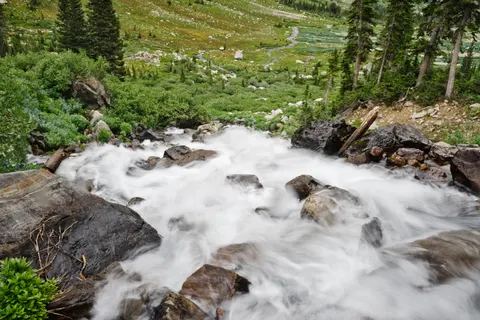 Valley Waterfall 4K Wallpaper · mountains · 3840×2560