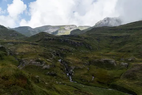 Valley Waterfall 4K Wallpaper · mountains · 3840×2560