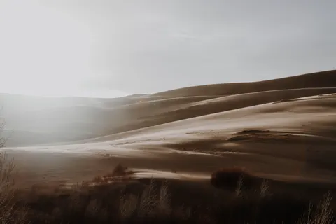 Hình nền Đường Cong Sa Mạc 4K · minimal · 3840×2560