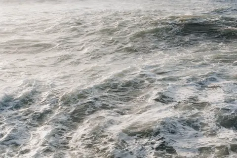 Stormy Sea 4K Wallpaper · ocean · 3840×2560
