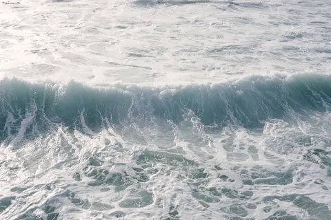 Stormy Sea 4K Wallpaper · ocean · 3840×2561