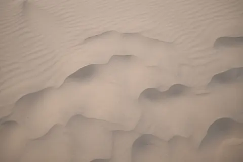 Sfondo Curve del Deserto 4K · minimal · 3840×2560