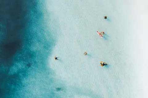 Clear Lagoon 4K Wallpaper · ocean · 3840×2558