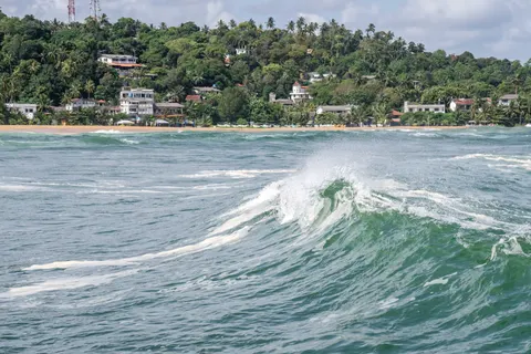 Surf Wave 4K Wallpaper · ocean · 3840×2563