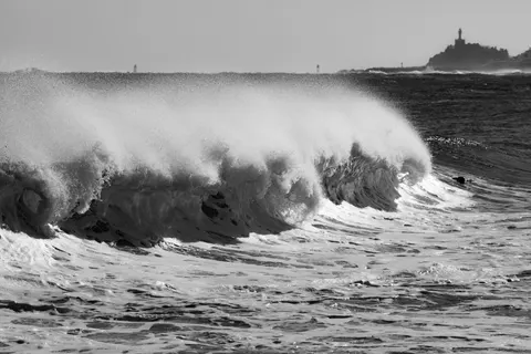 Surf Wave 4K Wallpaper · ocean · 3840×2560