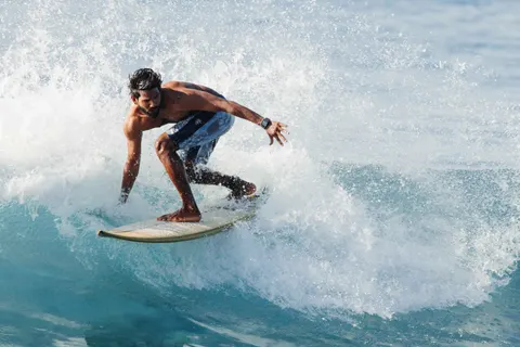 Surf Wave 4K Wallpaper · ocean · 3840×2561