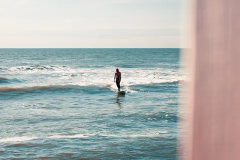Surf Wave 4K Wallpaper · ocean · 3840×2560