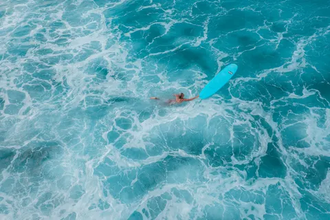 Surf Wave 4K Wallpaper · ocean · 3840×2558