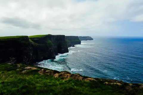 خلفية جرف المحيط بدقة 4K · ocean · 3840×2556
