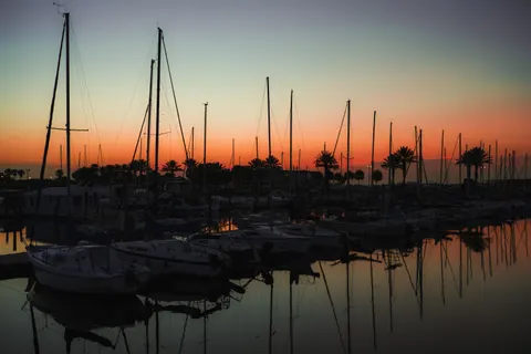 Coastal Harbor 4K Wallpaper · ocean · 3840×2560