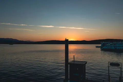 Coastal Harbor 4K Wallpaper · ocean · 3840×2560