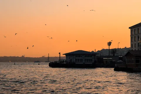 Coastal Harbor 4K Wallpaper · ocean · 3840×2560