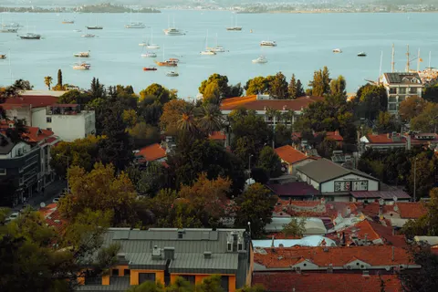 Coastal Harbor 4K Wallpaper · ocean · 3840×2560