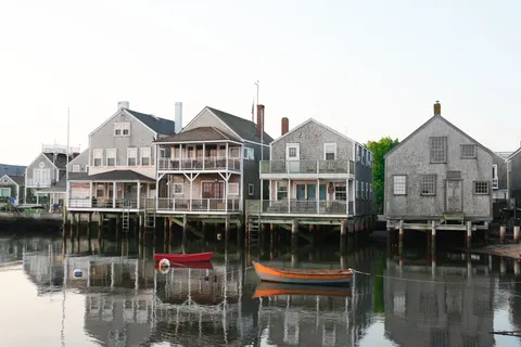Coastal Harbor 4K Wallpaper · ocean · 3840×2560