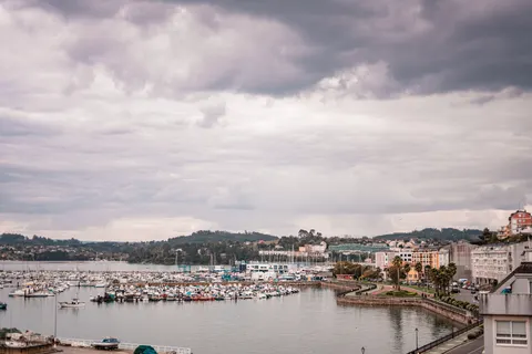 Coastal Harbor 4K Wallpaper · ocean · 3840×2561