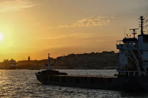Coastal Harbor 4K Wallpaper · ocean · 3840×2560