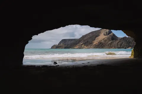 Hình nền Hang biển 4K · ocean · 3840×2560