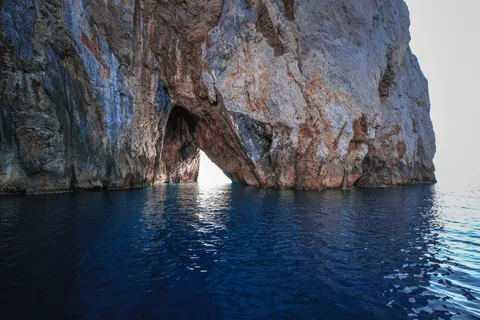 Sea Cave 4K Wallpaper · ocean · 3840×2560
